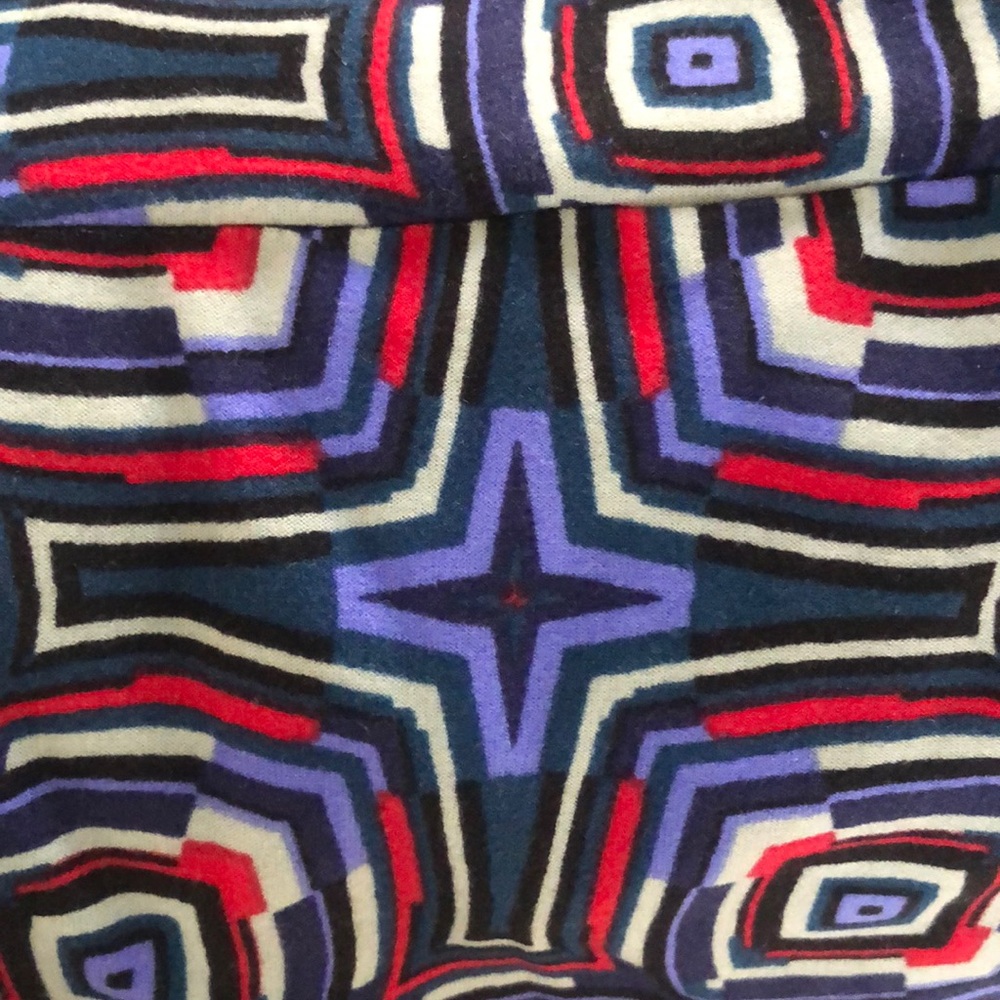 LuLaRoe Tall & Curvy Leggings - Picture 4 of 4